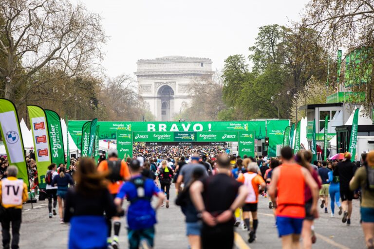 Picture of the finish line at the Paris Marathon