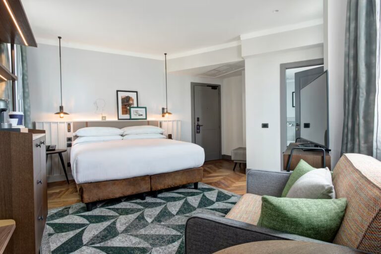 Room at the DoubleTree by Hilton Rome Monti, hotel option for the Rome Marathon 2027