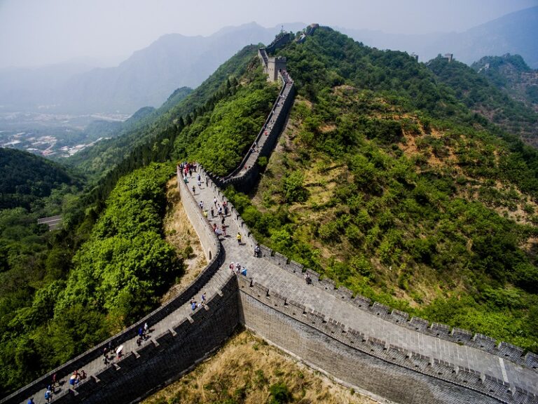 Photo of the Great Wall of China, where the Great Wall Marathon 2024 takes place - one of the most spectacular marathons in the world!