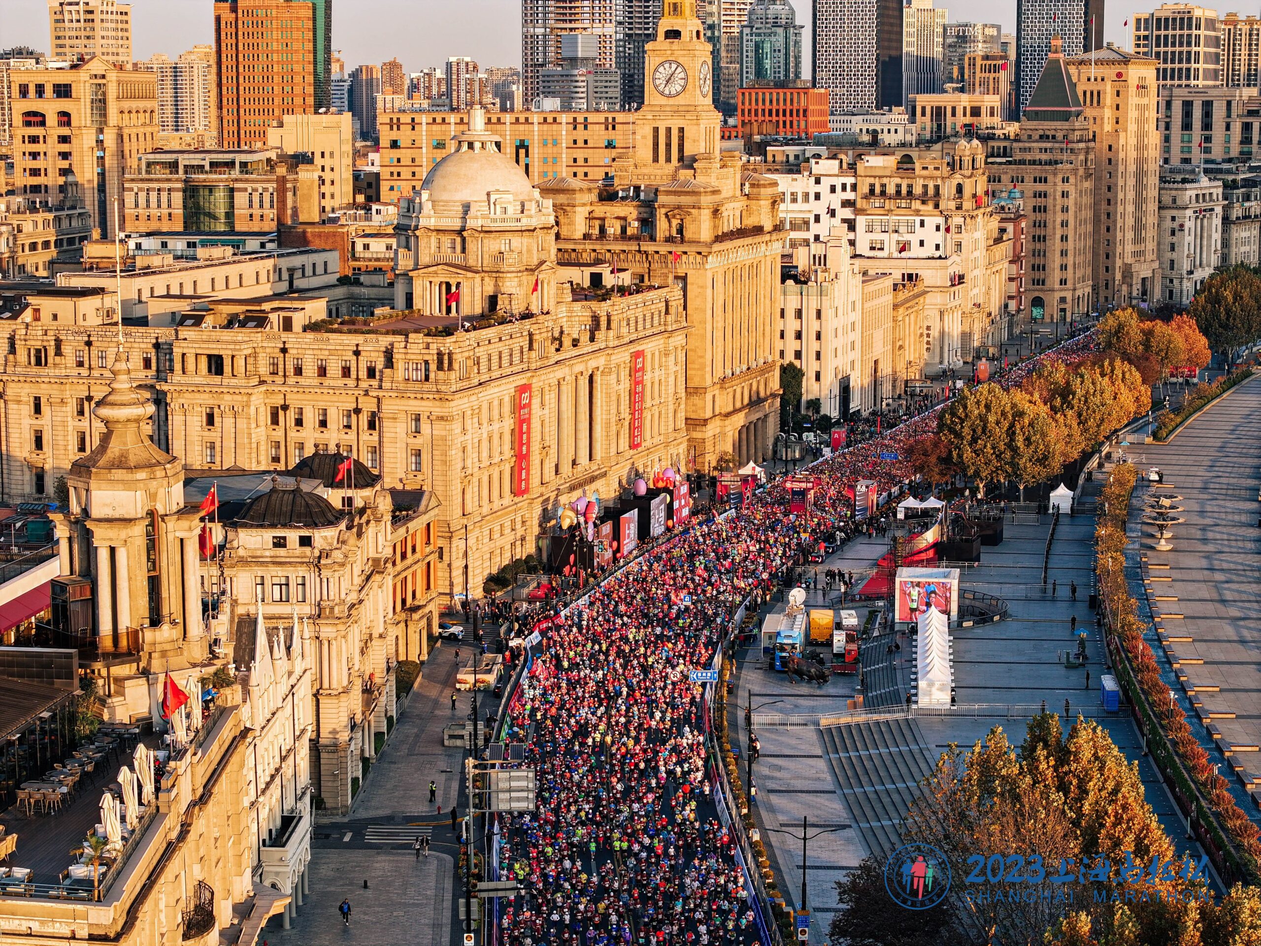 The Bund start at the Shanghai Marathon 2024