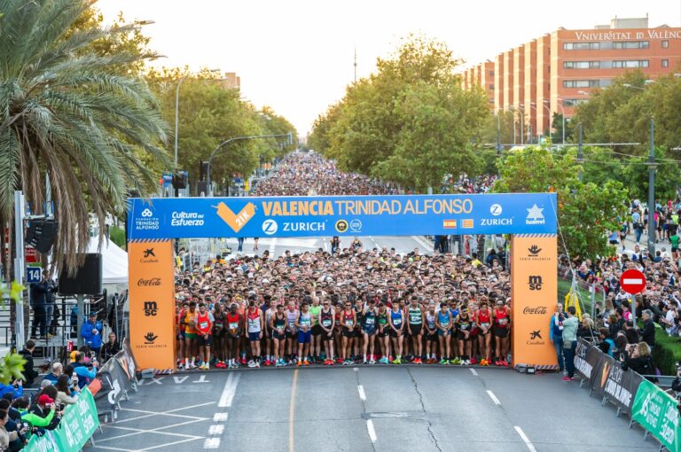 Runners at the start line of the Valencia Half Marathon 2024