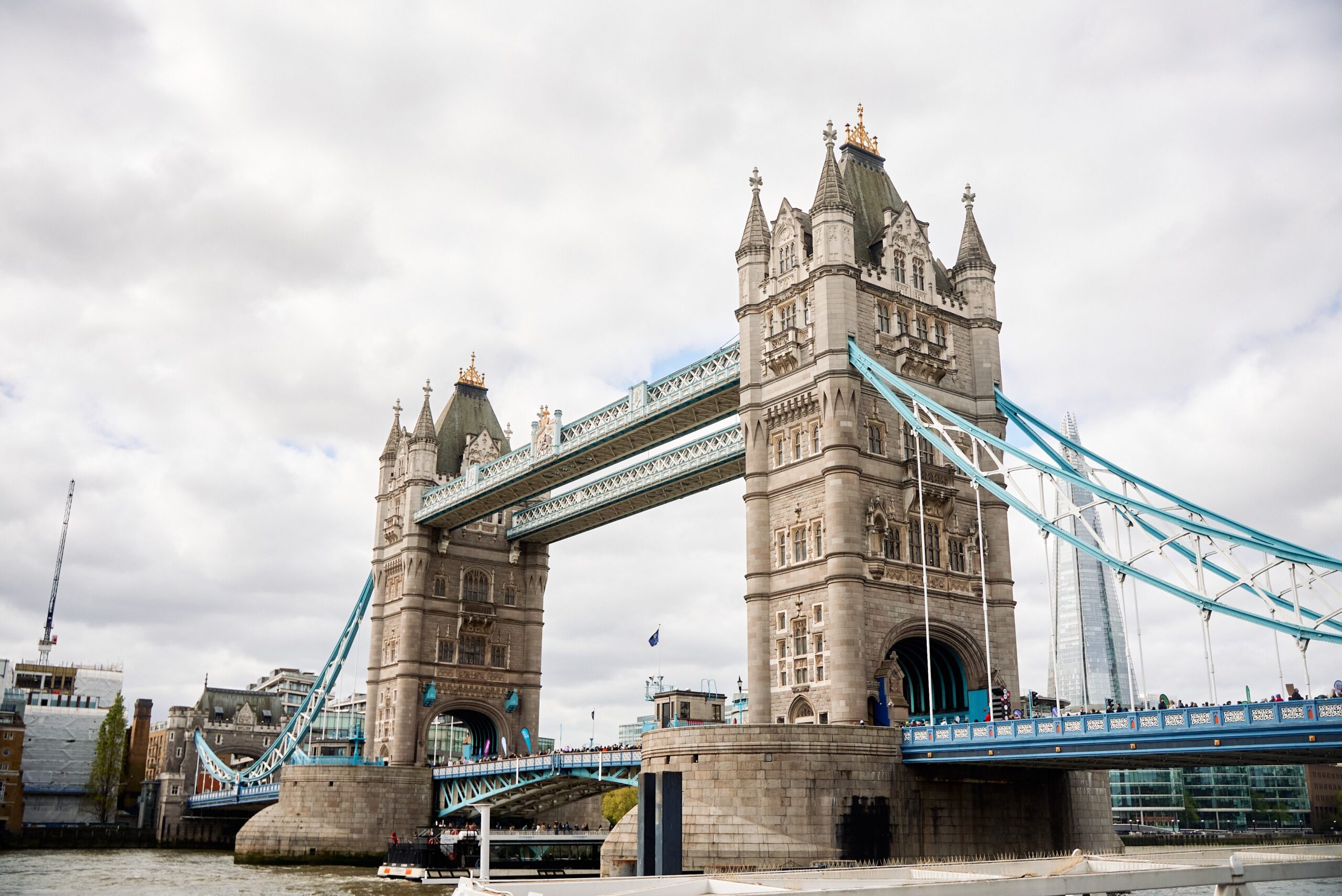 Tower Bridge, one of the iconic sights visible on the 2025 London Marathon