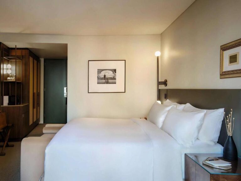 Further shot of the double room at the Sofitel Sydney Wentworth, the perfect place to stay for the Sydney Australia Marathon