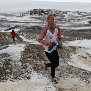 Girl’s Mission in Dad’s Memory Takes Her to the Antarctica Marathon