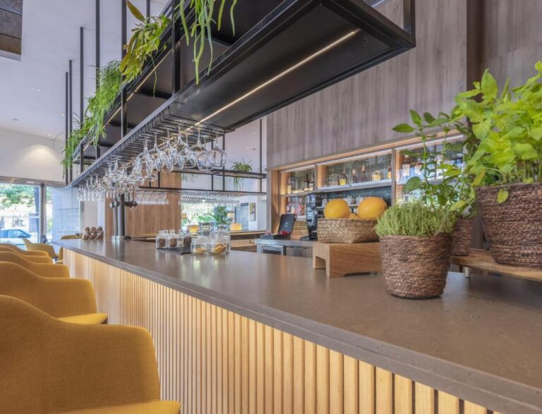 Bar at the 4* INNSiDE Valencia Oceanic, hotel for the Valencia Half Marathon